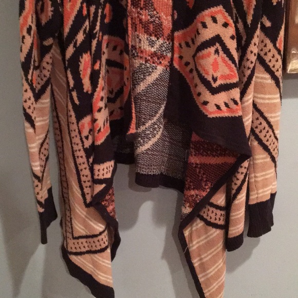 Angled Bottom Sweater - Picture 2 of 6